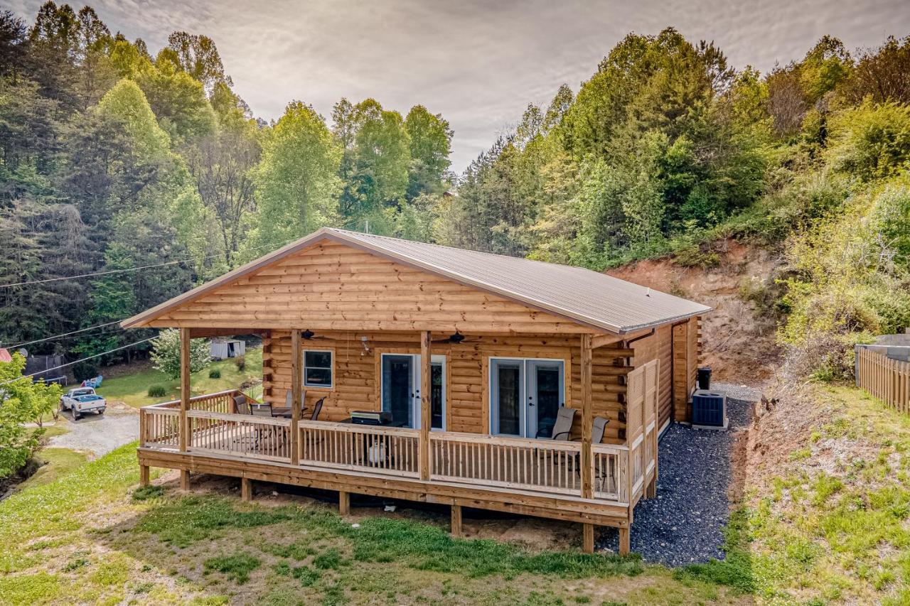 Hilltop Cabin Брайсон-Сити Экстерьер фото
